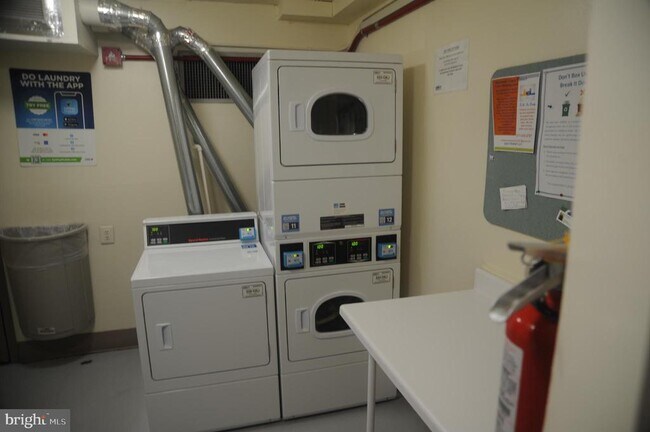 Building Photo - 5225 Pooks Hill Rd