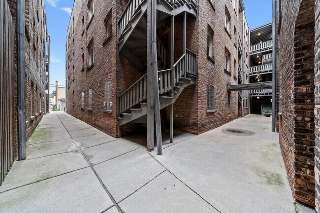 Building Photo - 6815 W 21st St