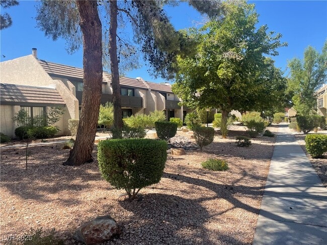 Building Photo - 4535 Brookside Way