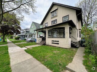 Building Photo - Spacious 3 Bedroom Townhome for Rent in Ro...