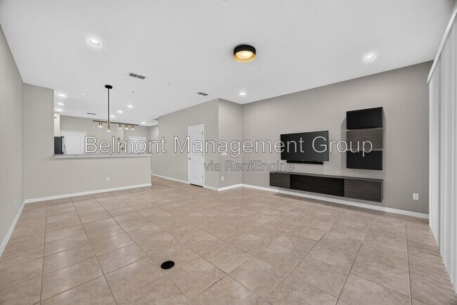 Building Photo - 3004 Alessa Loop