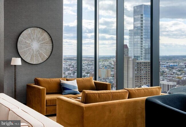 Building Photo - 210 S 12th St