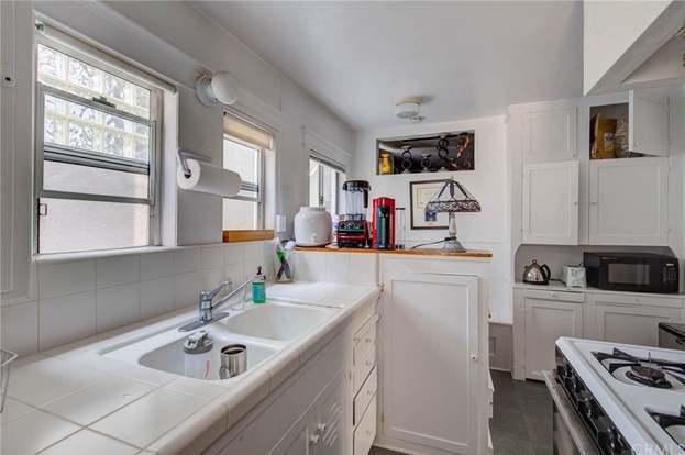 Building Photo - 223 24th St