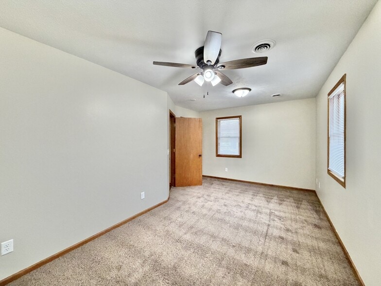 Building Photo - 167 S Jackson St