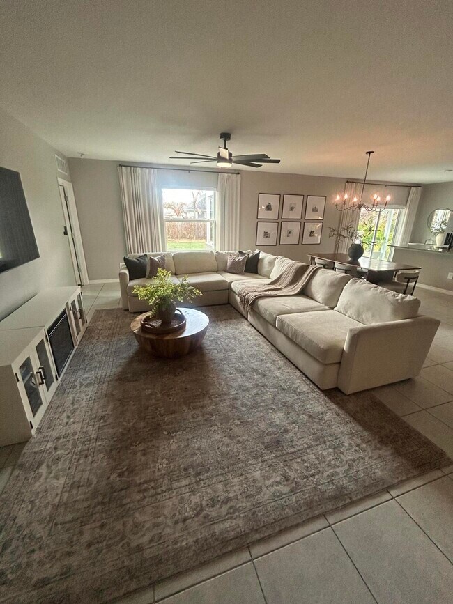 Building Photo - 5840 NW Bates Ave