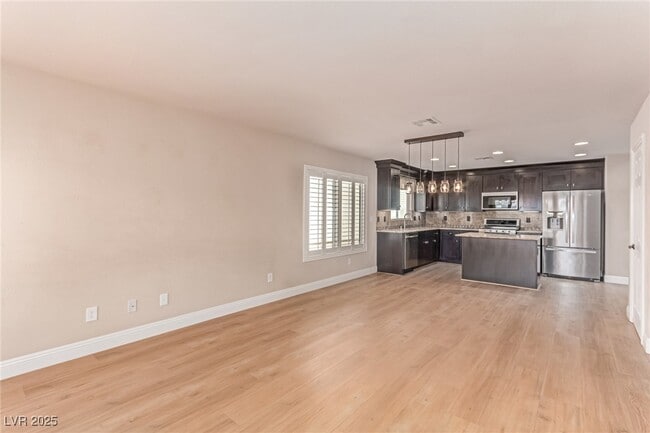 Building Photo - 10275 Headrick Dr