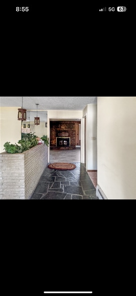 Building Photo - 105 Magnolia