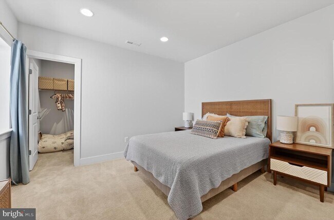 Building Photo - 22129 Clarksburg Rd