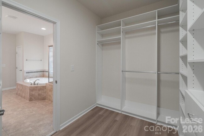 Building Photo - 3048 Arsdale Rd