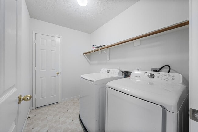 Building Photo - 6518 Portuguese Bend Dr