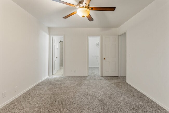 Building Photo - 6010 S 73rd East Ave