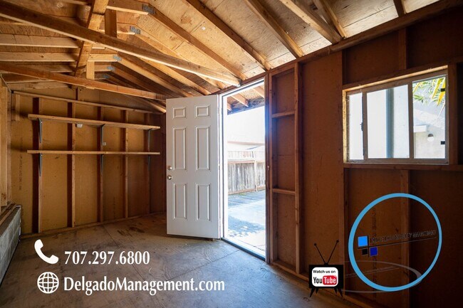 Building Photo - Large beautiful home