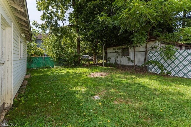 Building Photo - 52 Rhoda Ave