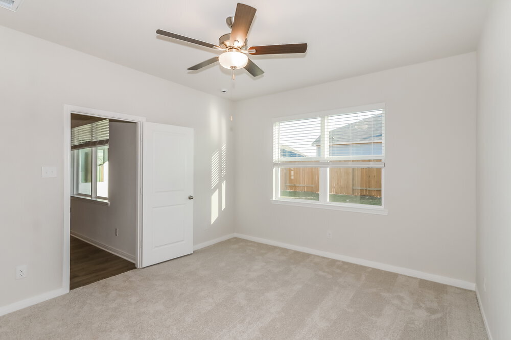 Building Photo - 424 Mustang Trot Dr