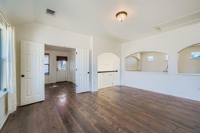 Building Photo - 212 Great Cir Cove