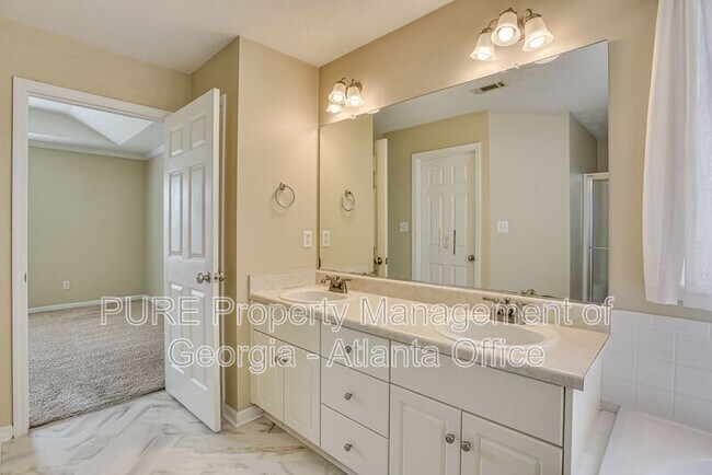 Building Photo - 247 High Meadows Cir