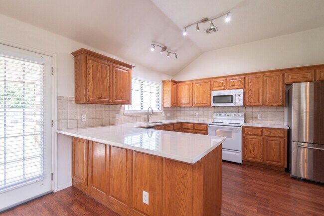 Building Photo - 17405 Bronze Ln