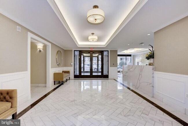 Building Photo - 4915 Hampden Ln