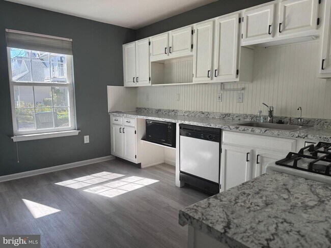 Building Photo - 18 Lighthouse Ct