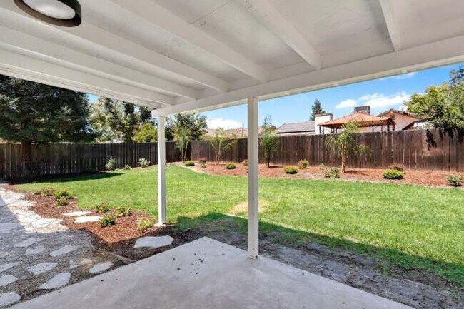 Building Photo - 2775 Chianti Ave