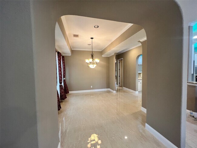 Building Photo - 106 Bella Luce