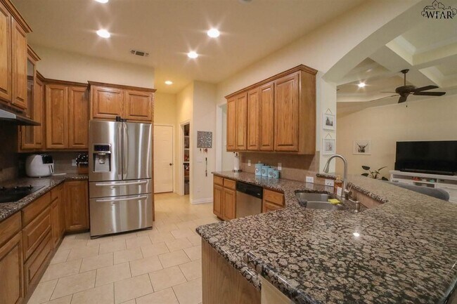 Building Photo - 4919 Silver Crest Dr