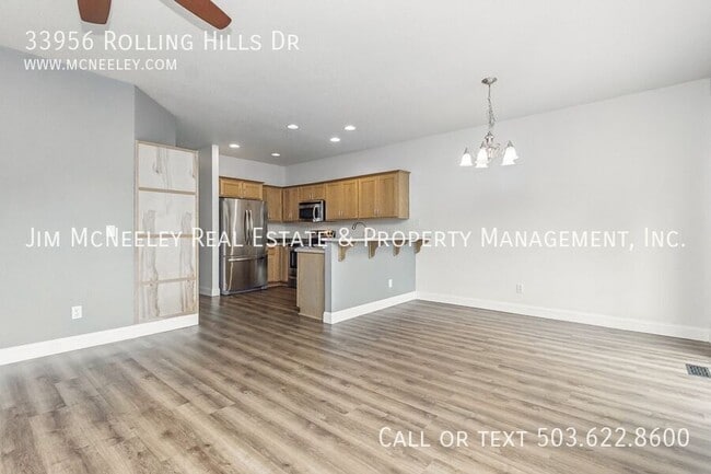 Building Photo - 33956 Rolling Hills Dr