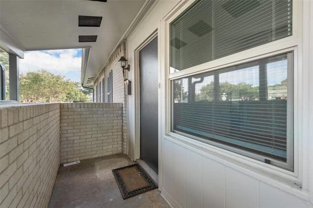 Building Photo - 2403 Briarwood Ln