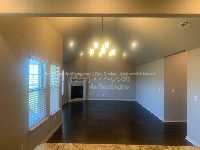 Building Photo - 1630 Abbey Ln