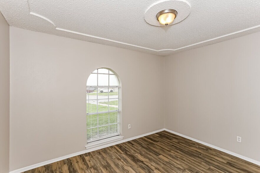 Building Photo - 2859 Hitson Ln