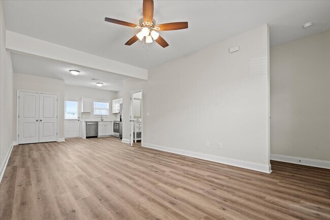 Building Photo - 2804 1/2 Alligator Rd