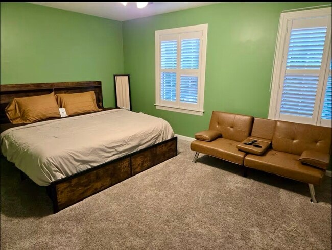 Building Photo - 5469 Barnwood Dr