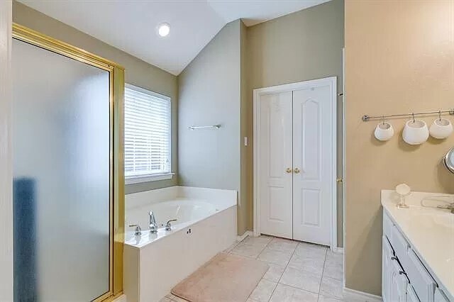 Building Photo - 1400 Lyra Ln