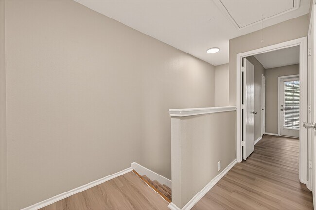 Building Photo - 16847 Mammoth Springs Dr