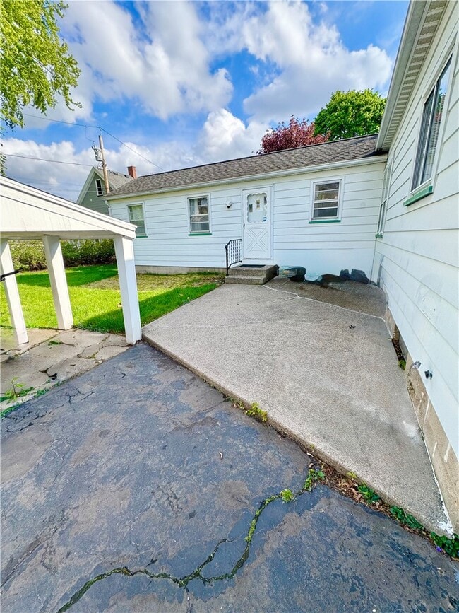 Building Photo - 508 Roosevelt Rd