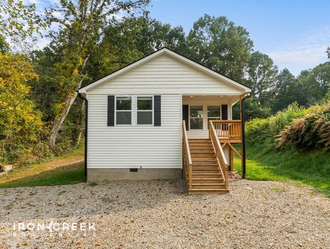 Primary Photo - Beautiful New Home with Modern Finishes in...