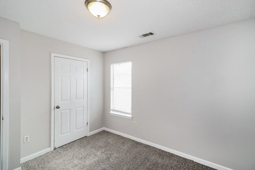 Building Photo - 7054 Brady Hill Dr