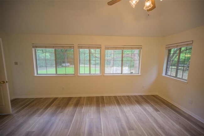 Building Photo - 6000 La Naranja Ln