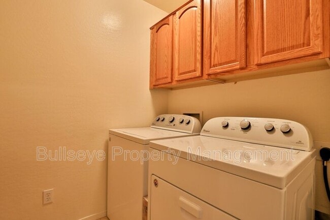 Building Photo - 1280 E Heather Dr