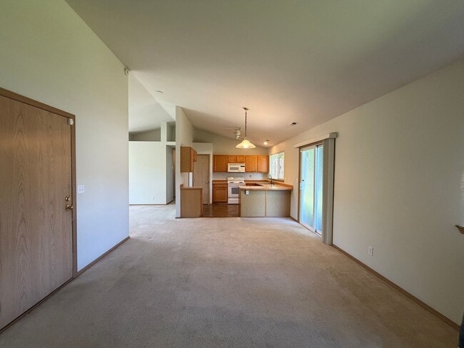 Building Photo - Everett 3 Bedroom Rambler