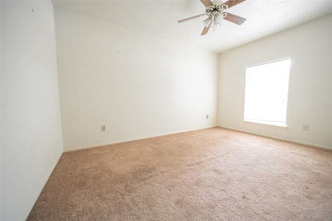 Building Photo - 13927 Lynnwood Ln