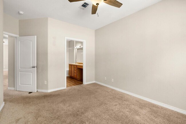 Building Photo - 5551 W 29th St