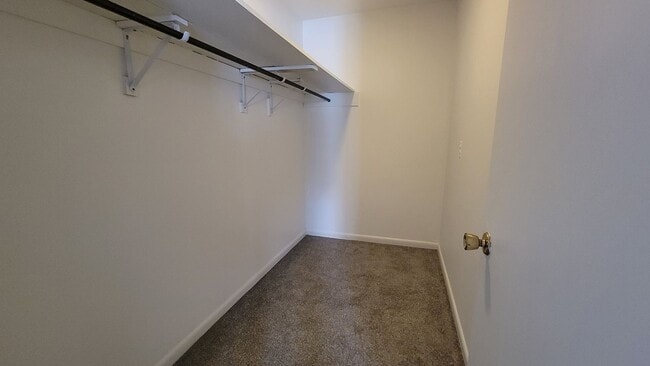 Building Photo - Clean Two Bedroom Condo For Rent