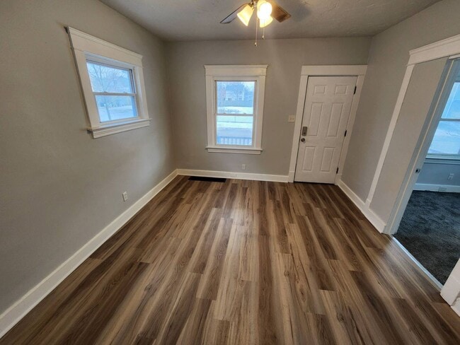 Building Photo - 12709 Parkhill Ave