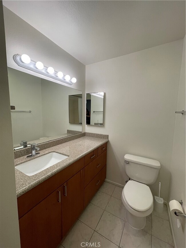 Building Photo - 4714 Park Granada