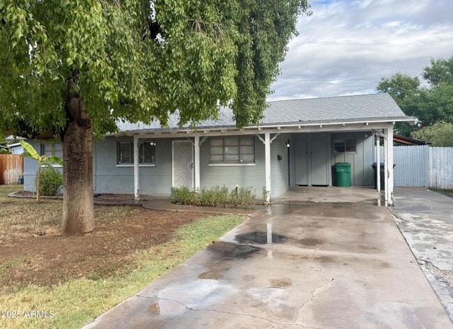 Primary Photo - 348 E 8th Dr