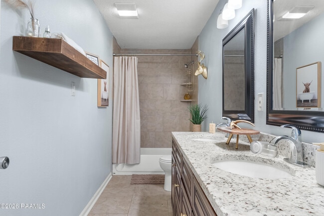 Building Photo - 401 Pinto St