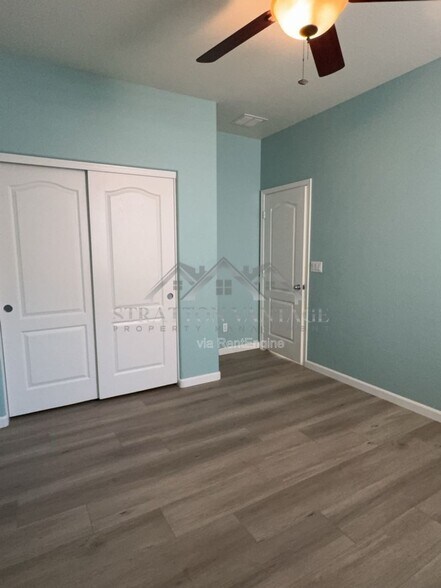 Building Photo - 1036 S 177th Dr