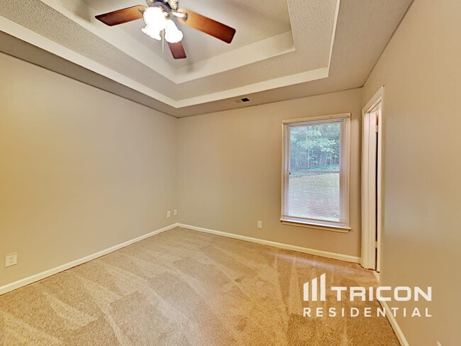 Building Photo - 1619 Highland Ct