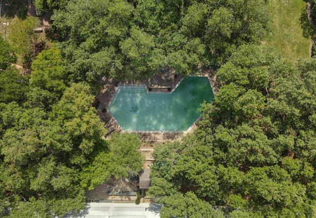 Building Photo - 3883 Turtle Creek Dr